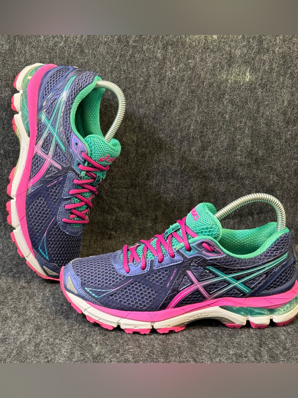 ASICS GT 2000 Womens Athletic Running Shoe in Navy, Green & Pink colorway Sz 7